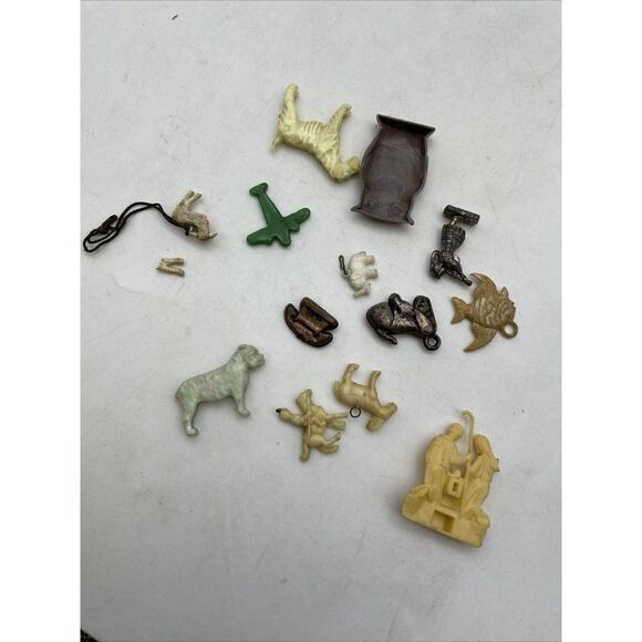 Vintage Mixed Lot of Cracker Jack Bubble Gum Machine Prizes Charms Toys Rare HTF - Picture 7 of 9